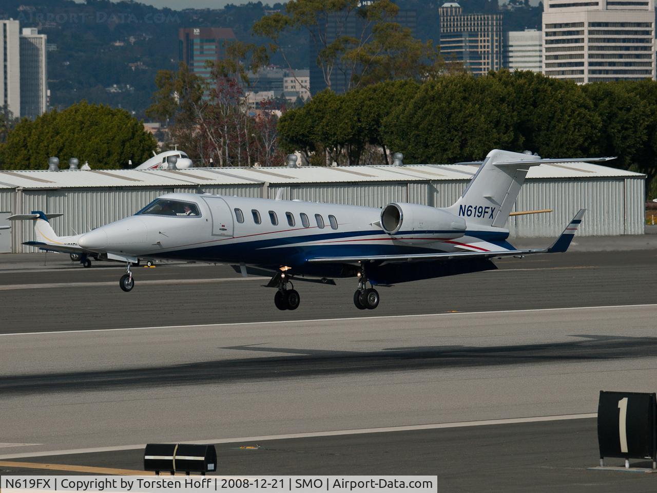 N619FX, 2007 Learjet Inc 45 C/N 2082, N619FX arriving on RWY 21