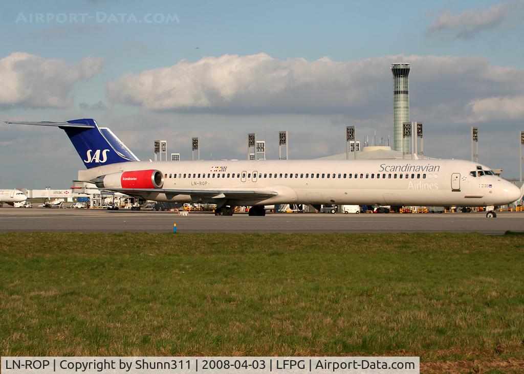 LN-ROP, 1985 McDonnell Douglas MD-82 (DC-9-82) C/N 49384, Rolling to the gate...
