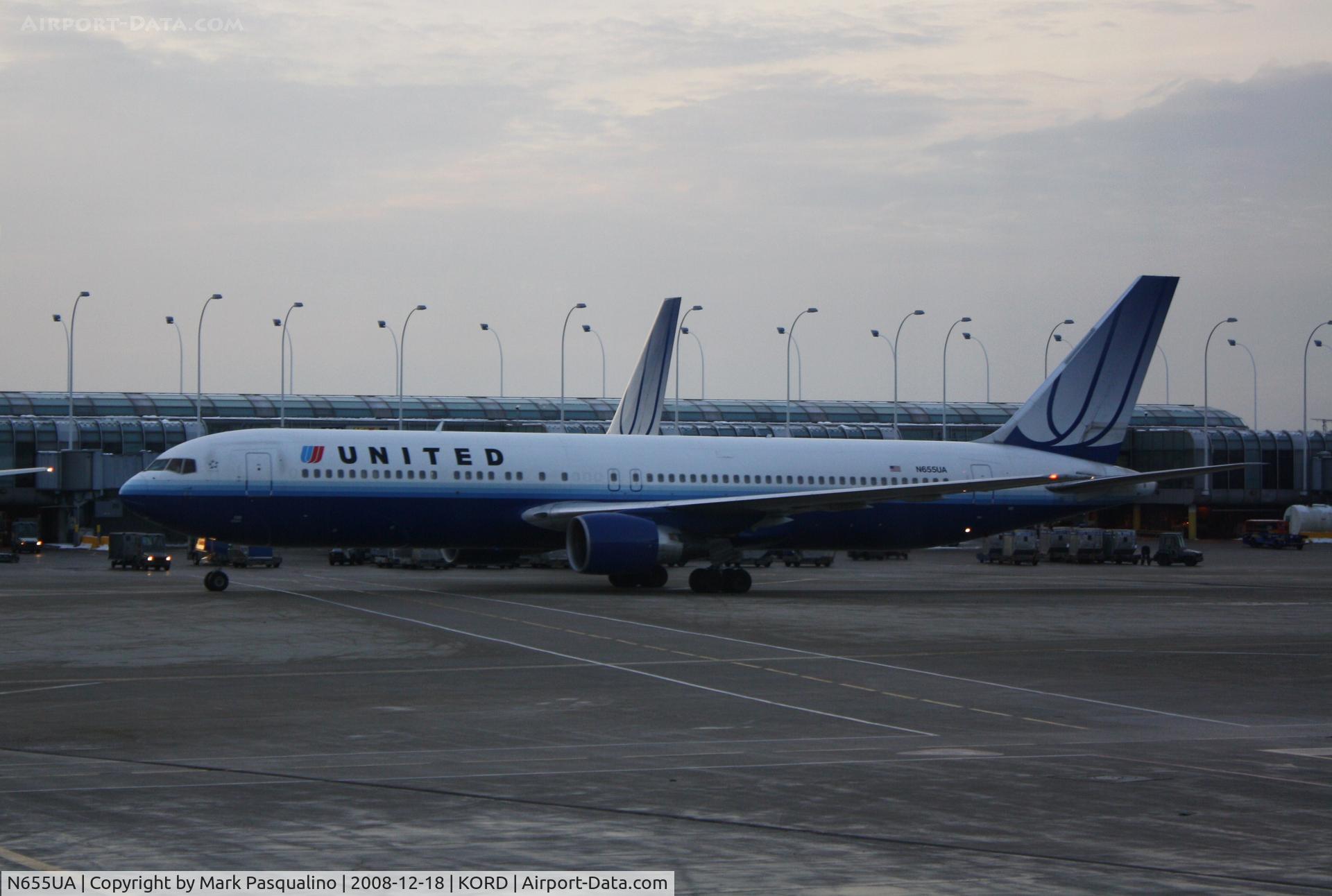 N655UA, 1992 Boeing 767-322/ER C/N 25393, Boeing 767-300