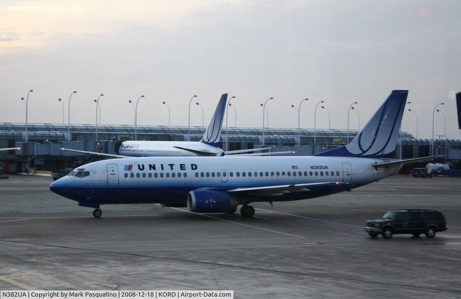 N382UA, 1990 Boeing 737-322 C/N 24657, Boeing 737-300