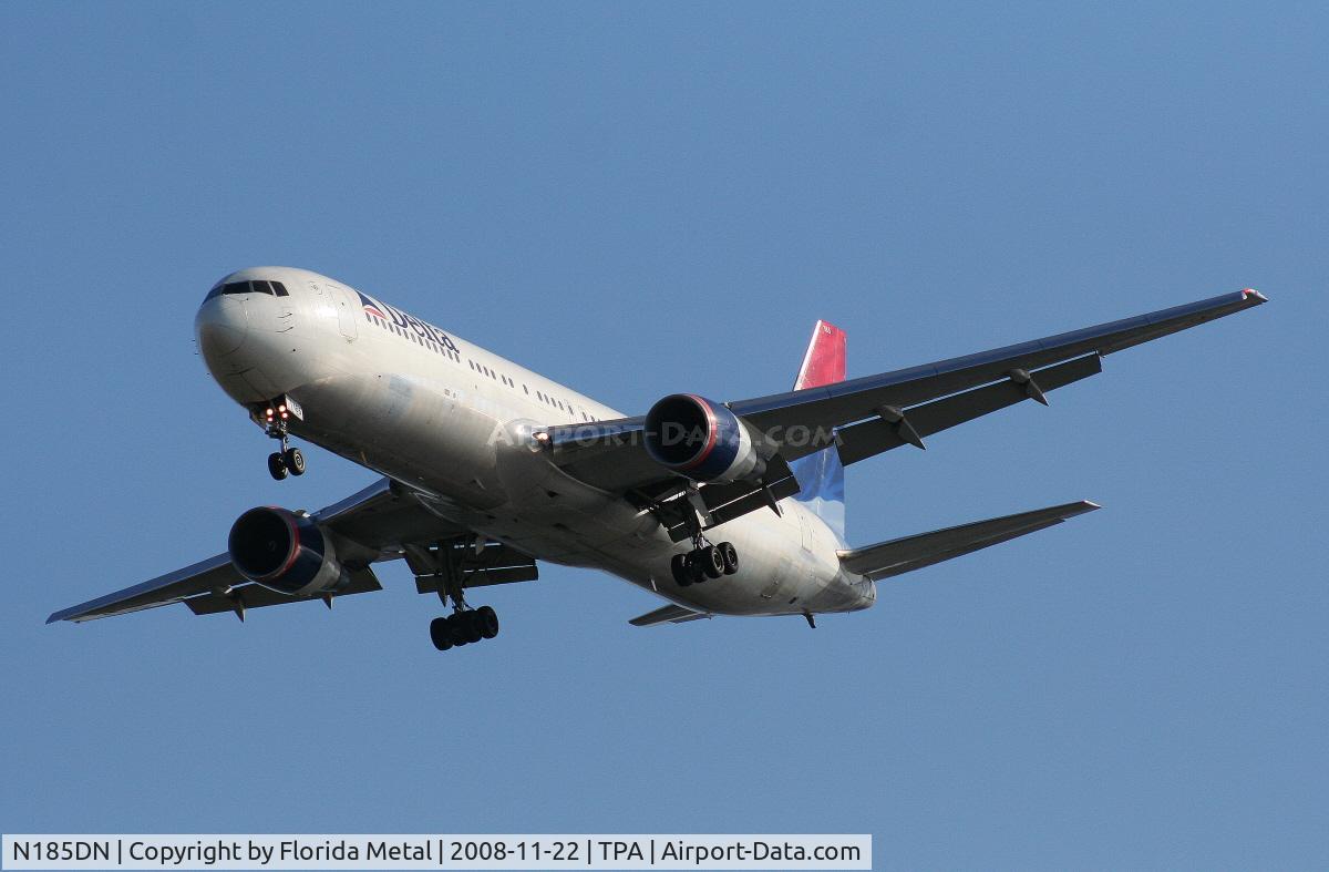 N185DN, 1995 Boeing 767-332 C/N 27961, Delta 767-300