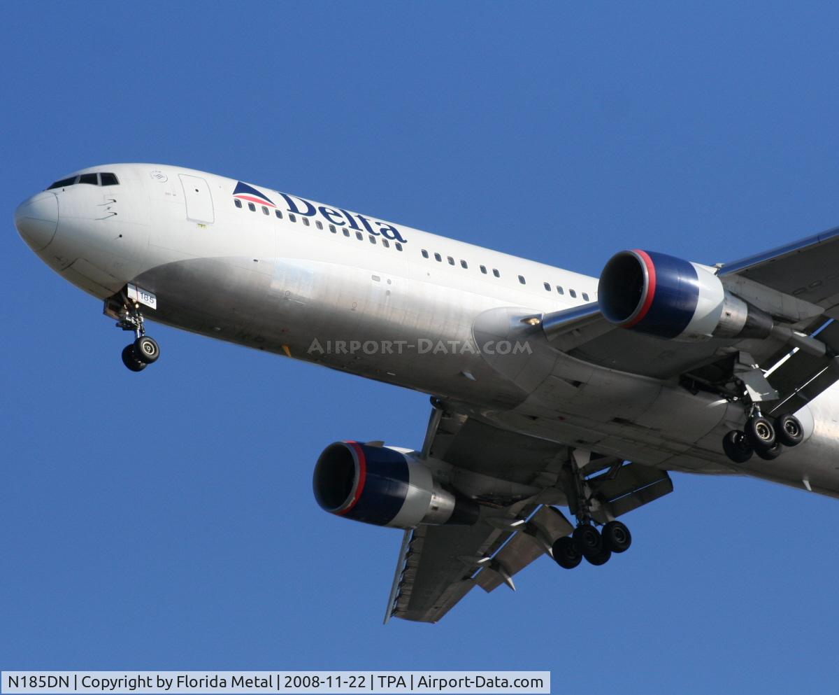N185DN, 1995 Boeing 767-332 C/N 27961, Delta 767-300