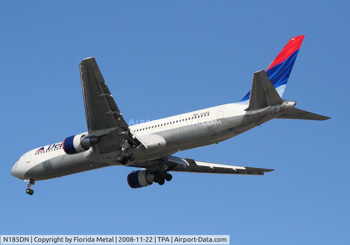N185DN, 1995 Boeing 767-332 C/N 27961, Delta 767-300