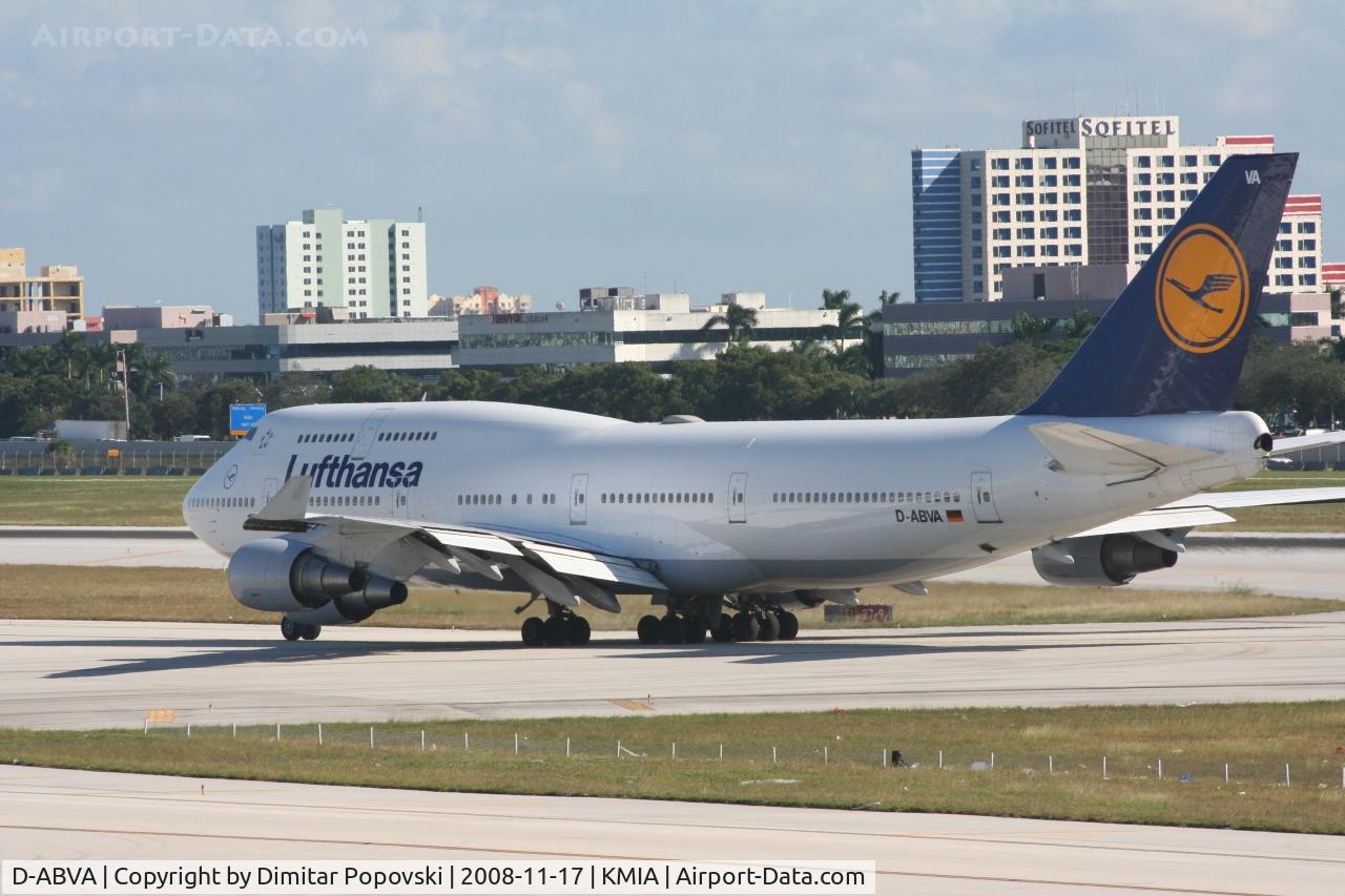 D-ABVA, 1989 Boeing 747-430 C/N 23816, Taxiing to terminal after just having landed on RWY27.