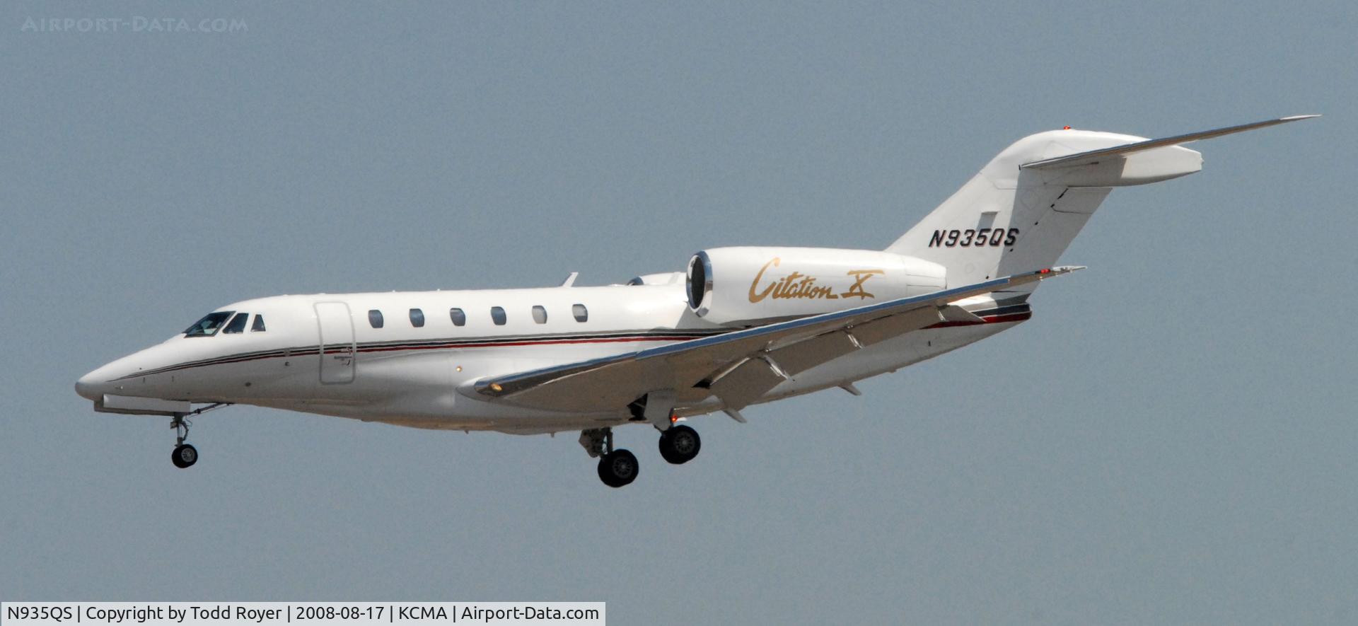 N935QS, 2000 Cessna 750 Citation X C/N 750-0135, Short final to Camarillo