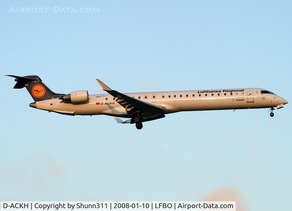 D-ACKH, 2006 Bombardier CRJ-900LR (CL-600-2D24) C/N 15085, Landing rwy 14R