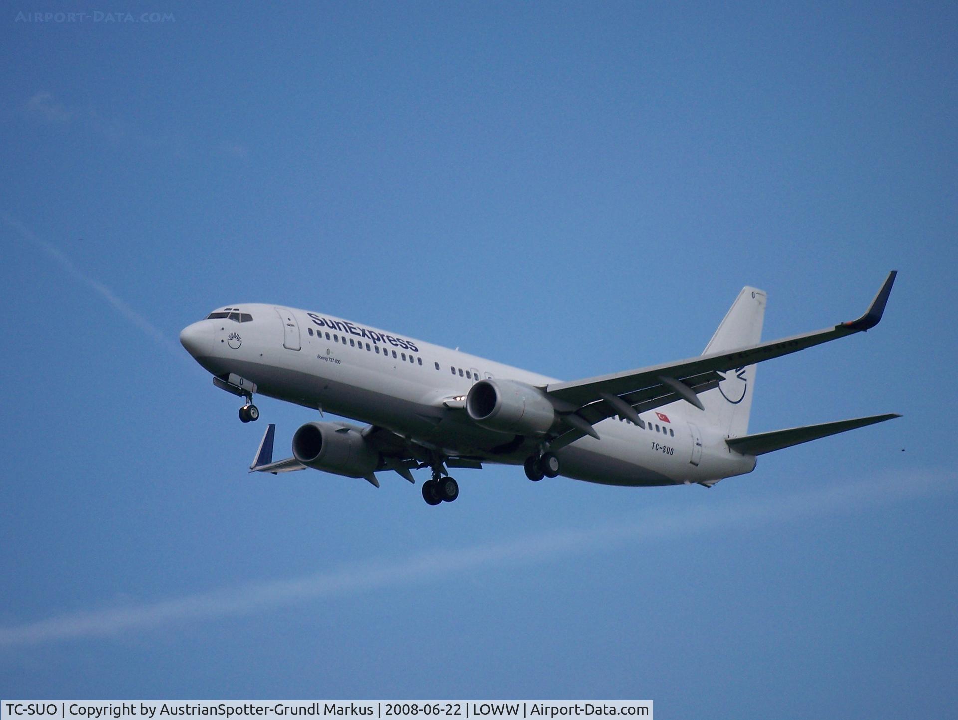TC-SUO, 2001 Boeing 737-86Q C/N 30272, SunExpress