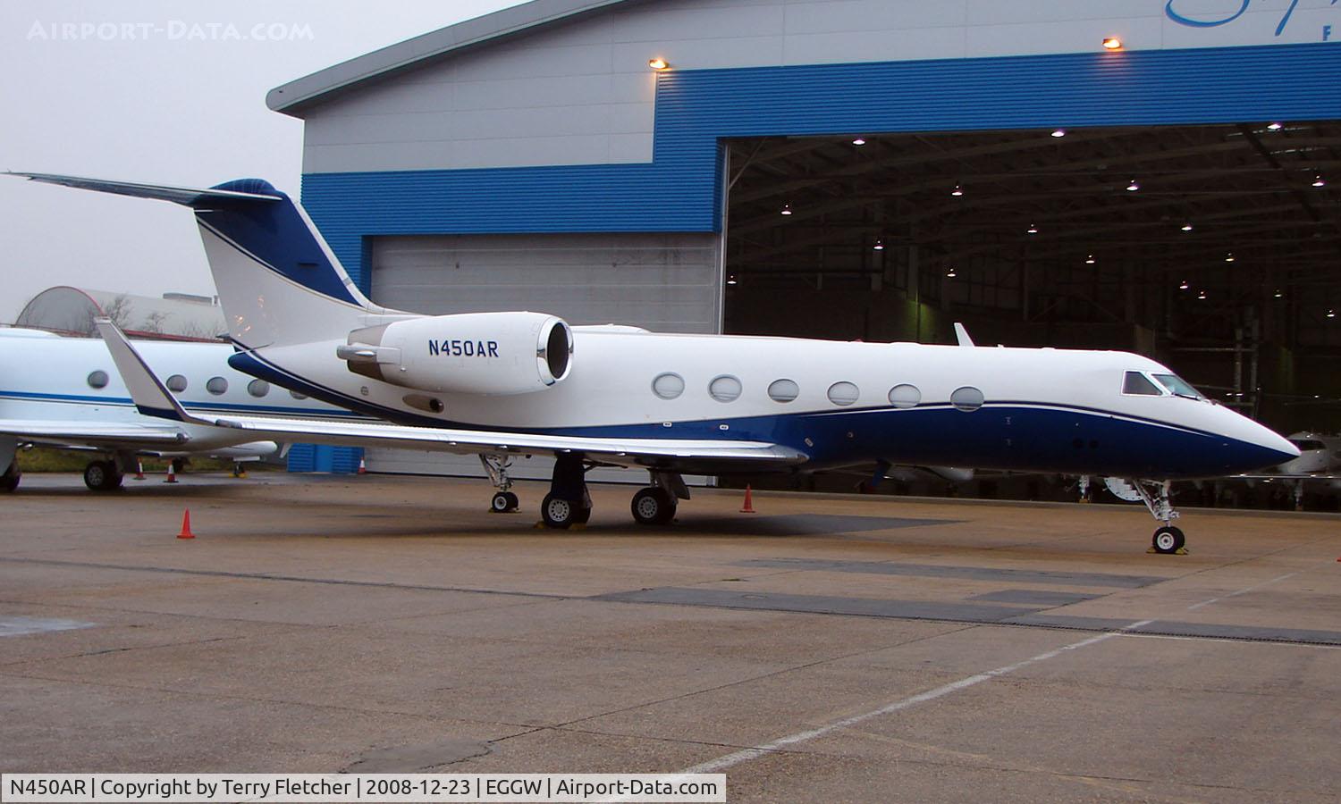 N450AR, 1988 Gulfstream Aerospace G-IV C/N 1069, G1159C at London Luton