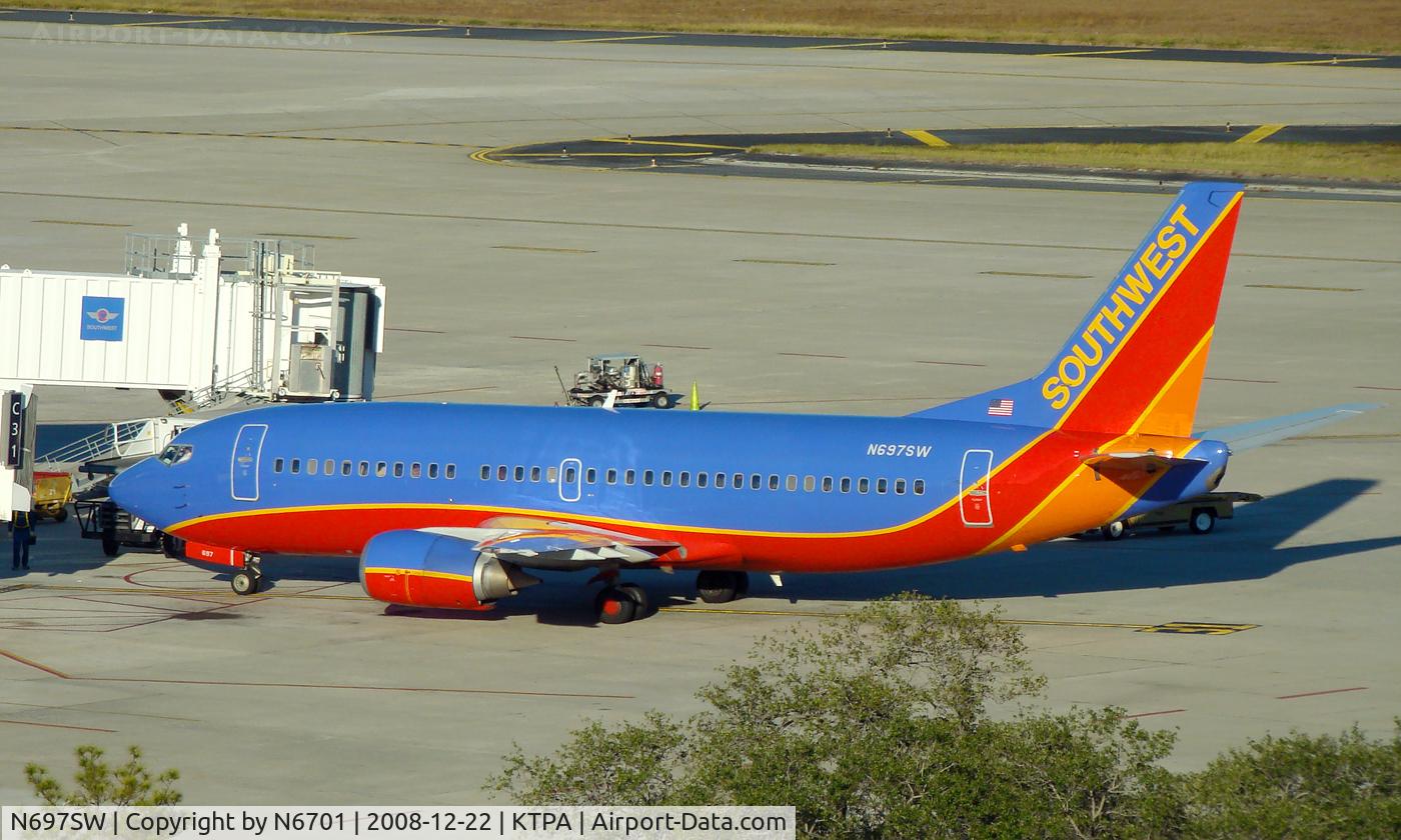 N697SW, 1988 Boeing 737-3TO C/N 23838, At gate C31