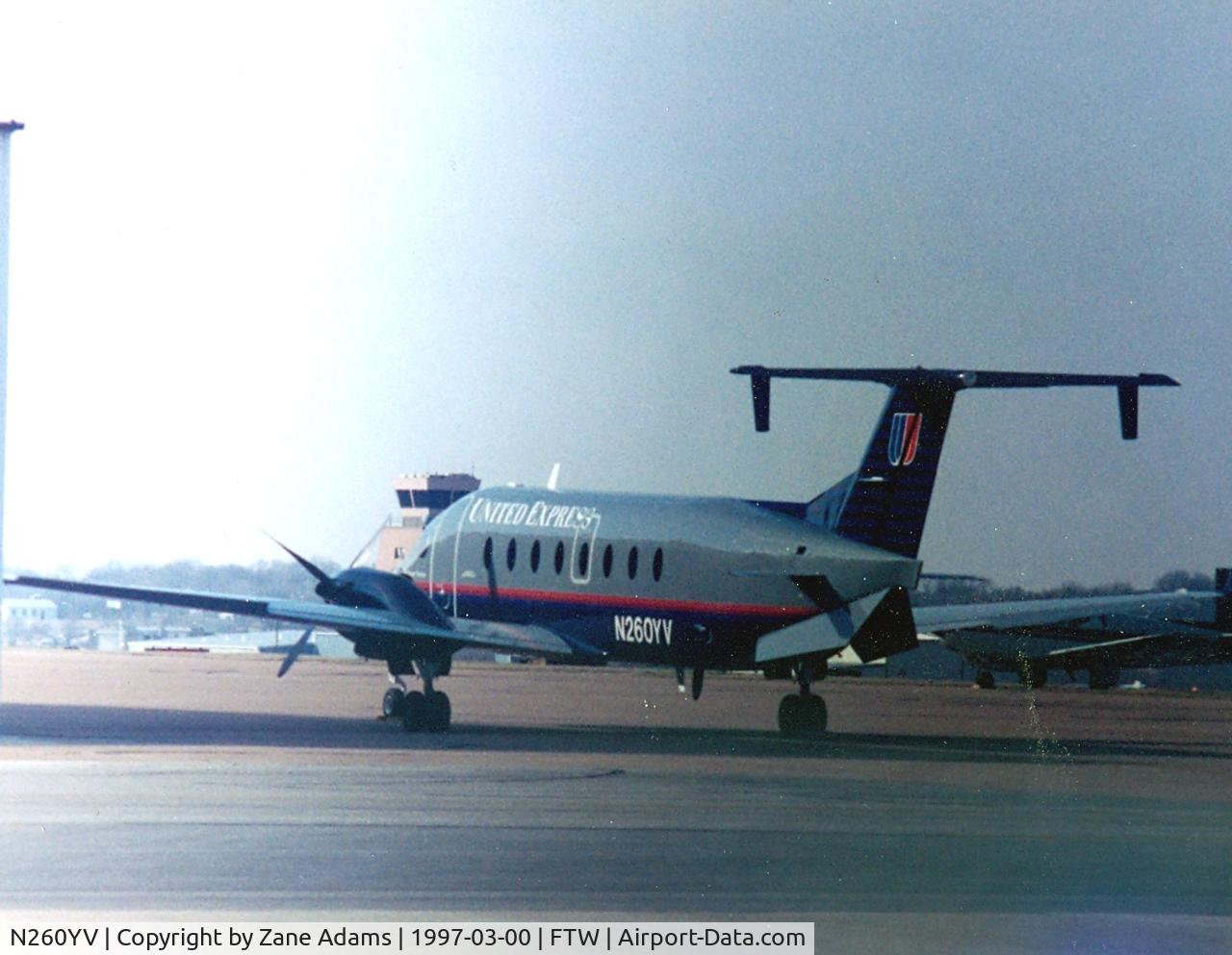 N260YV, 1994 Beech 1900D C/N UE-90, United Express Beech 1900D at Meacham Field