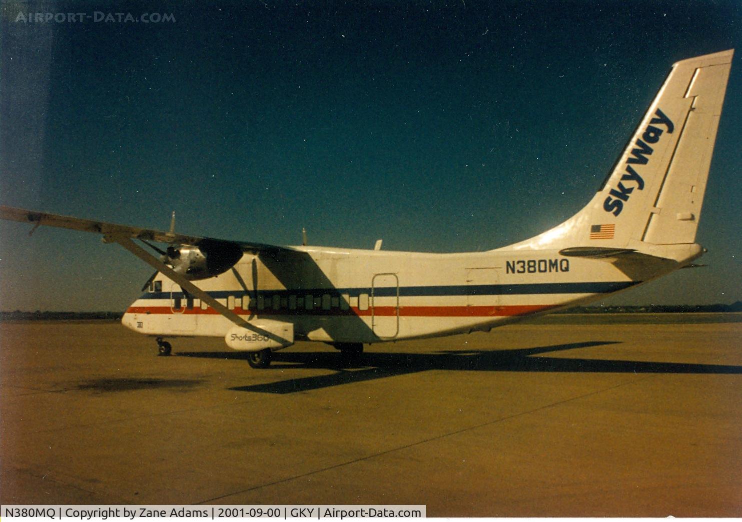 N380MQ, 1986 Short SD3-60-200 C/N SH3702, At Arlington Municipal