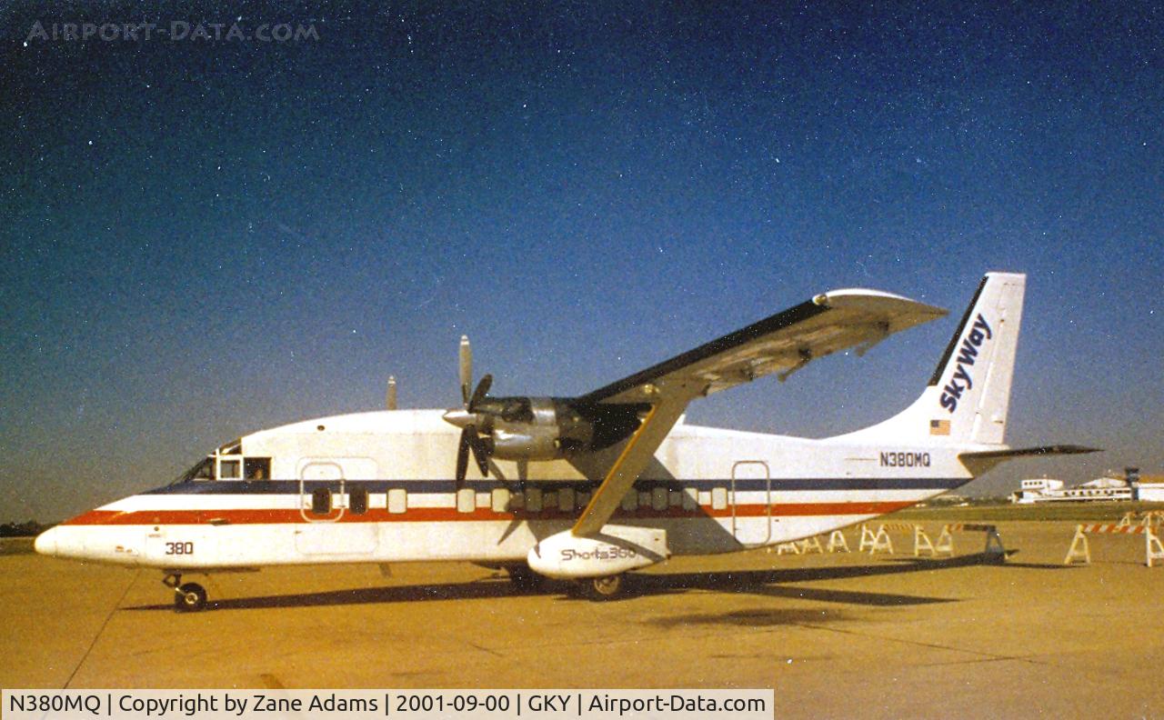 N380MQ, 1986 Short SD3-60-200 C/N SH3702, At Arlington Municipal