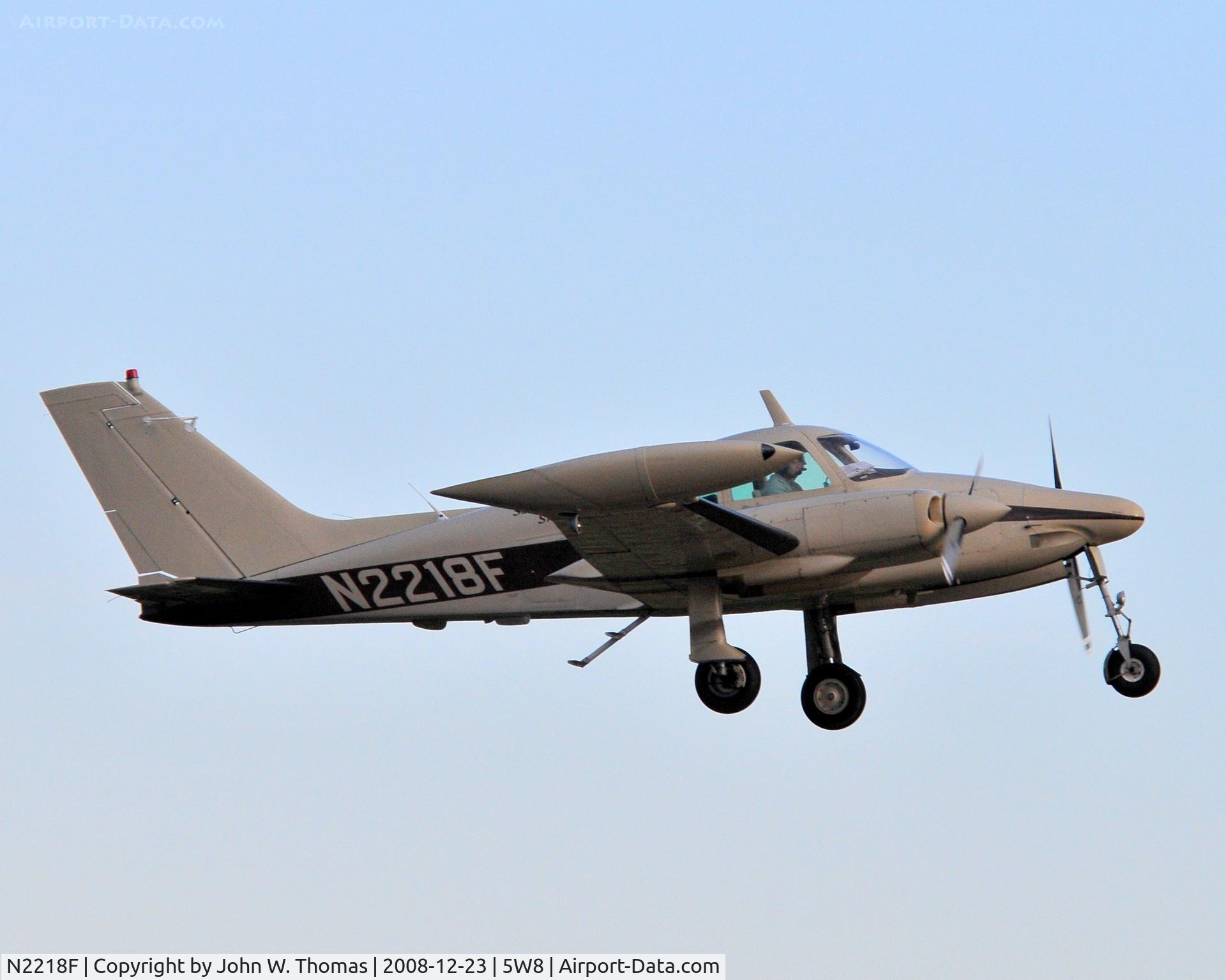 N2218F, 1966 Cessna 310L C/N 310L-0018, Departing runway 22