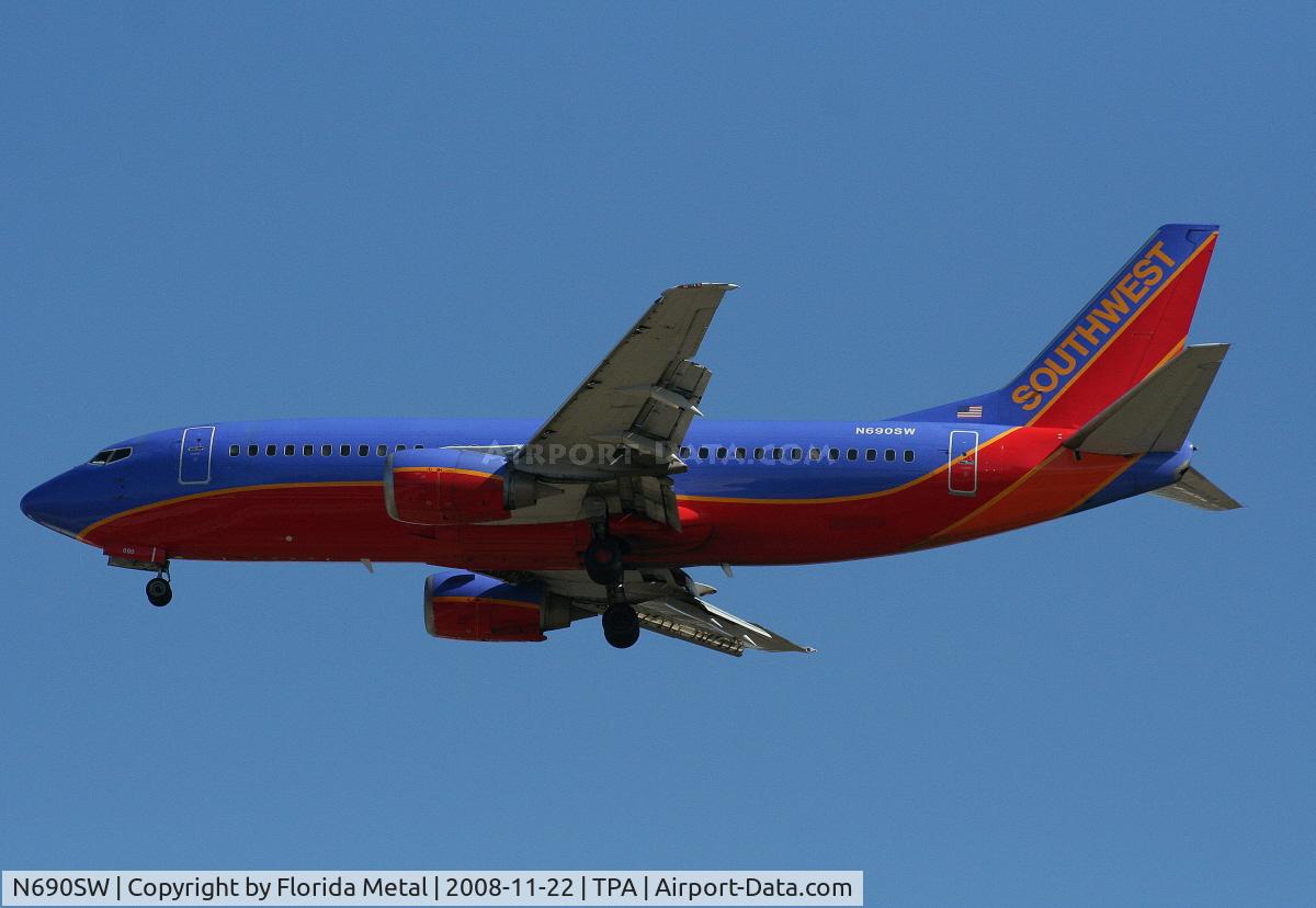 N690SW, 1988 Boeing 737-3G7 C/N 23783, Southwest 737-300