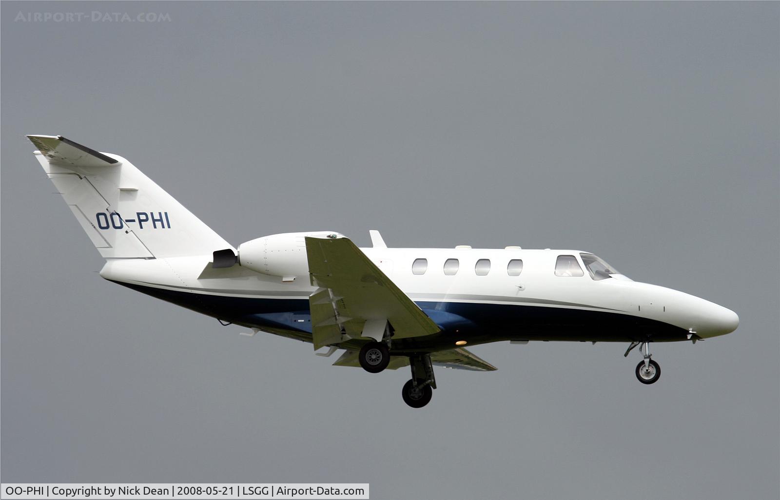 OO-PHI, 1995 Cessna 525 CitationJet CJ1 C/N 525-0115, LSGG