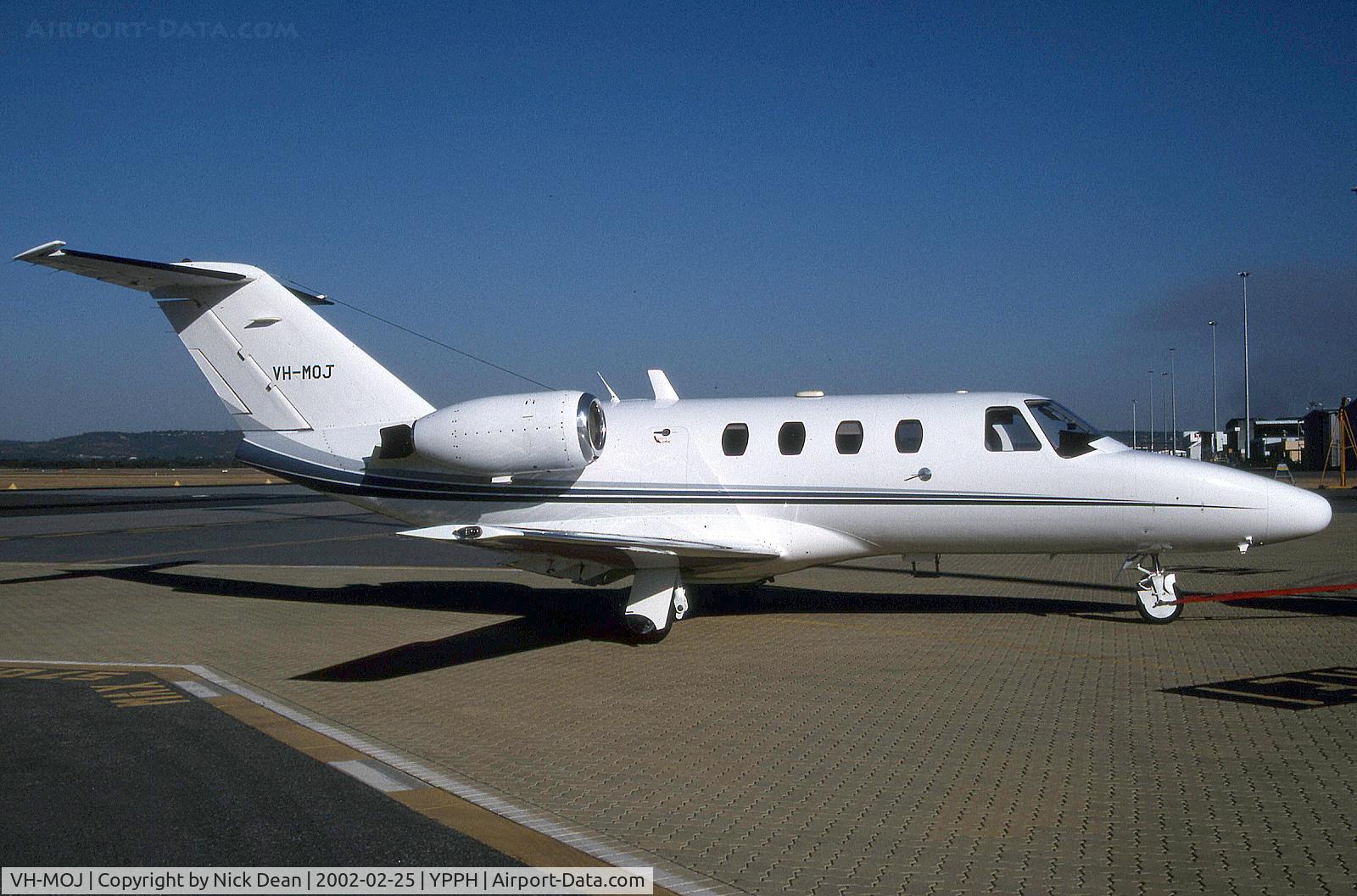 VH-MOJ, 1996 Cessna 525 CitationJet C/N 525-0138, YPPH