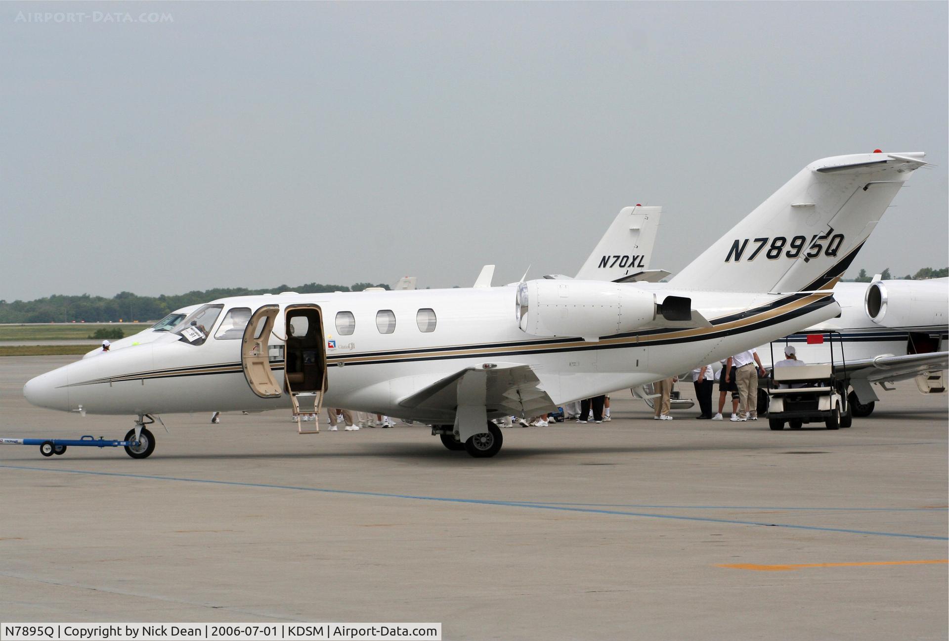 N7895Q, 2000 Cessna 525 C/N 525-0405, KDSM