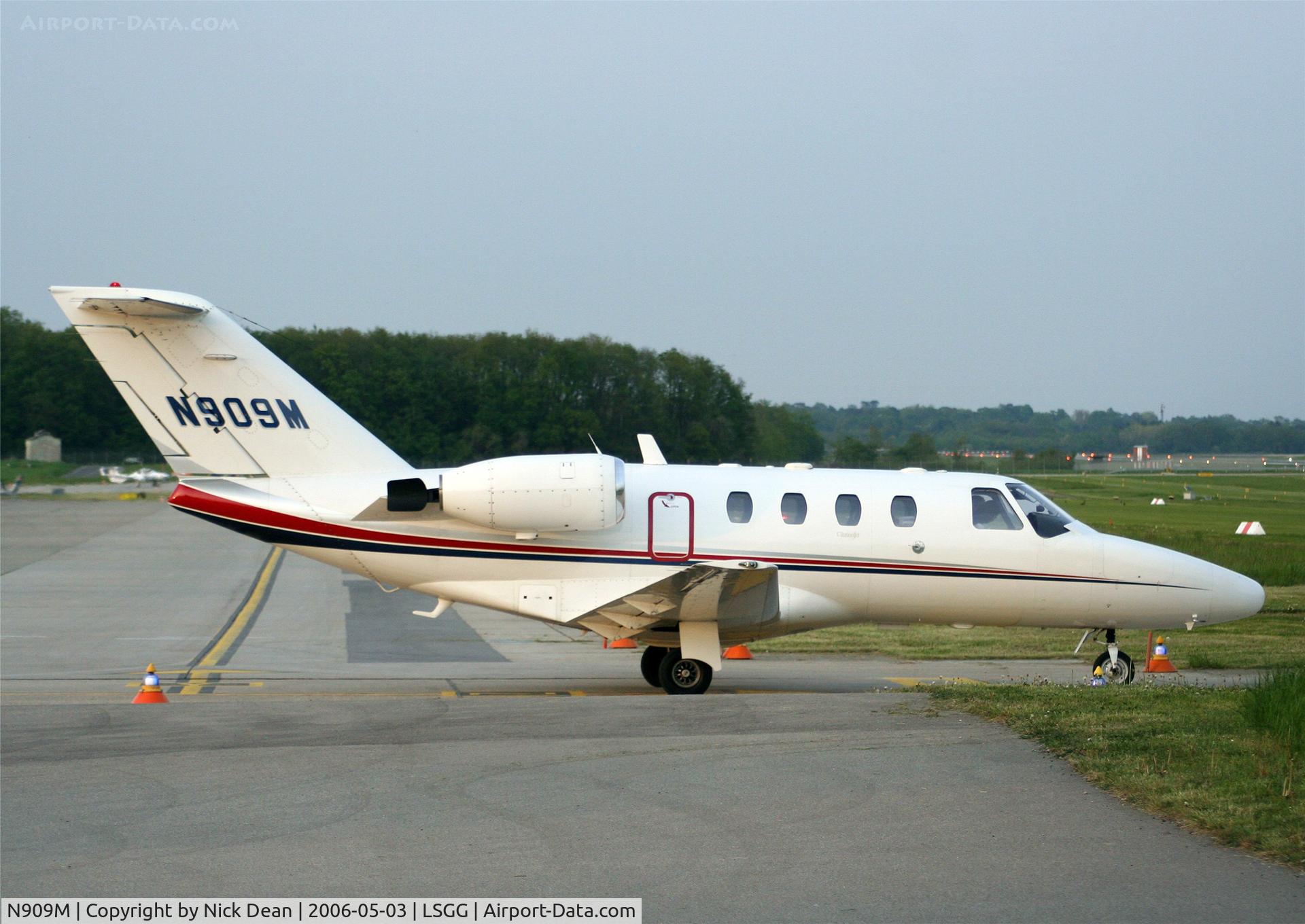 N909M, 1998 Cessna 525 CitationJet CJ1 C/N 525-0249, LSGG