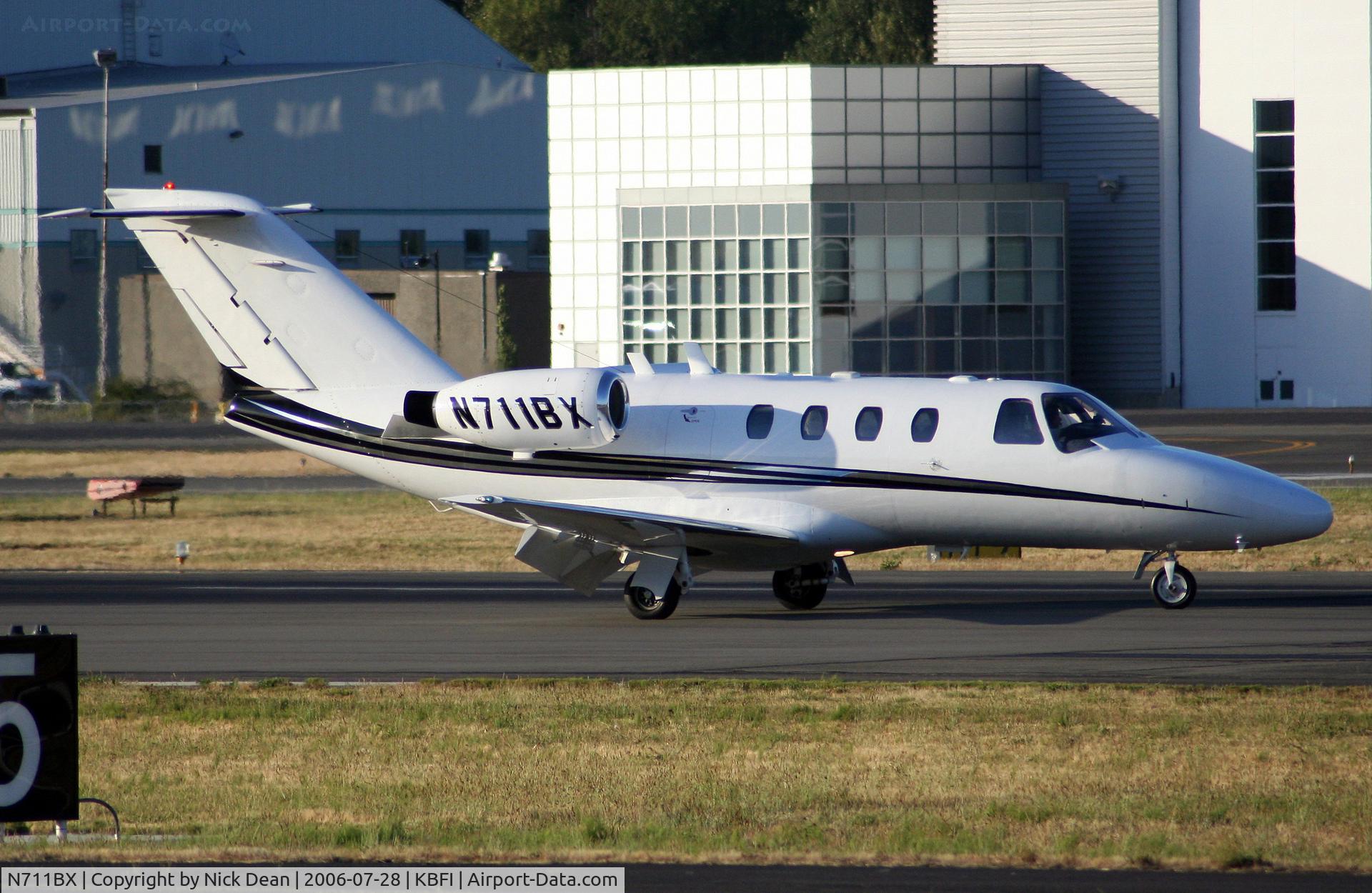 N711BX, 1999 Cessna 525 CitationJet C/N 525-0299, KBFI
