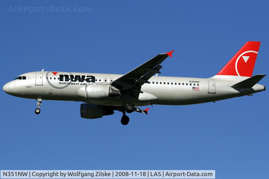 N351NW, 1997 Airbus A320-212 C/N 766, visitor