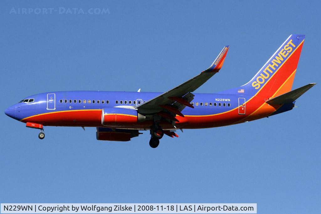 N229WN, 2006 Boeing 737-7H4 C/N 32498, visitor