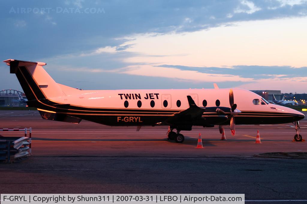 F-GRYL, 1997 Beech 1900D C/N UE-301, Parked for the night stop...