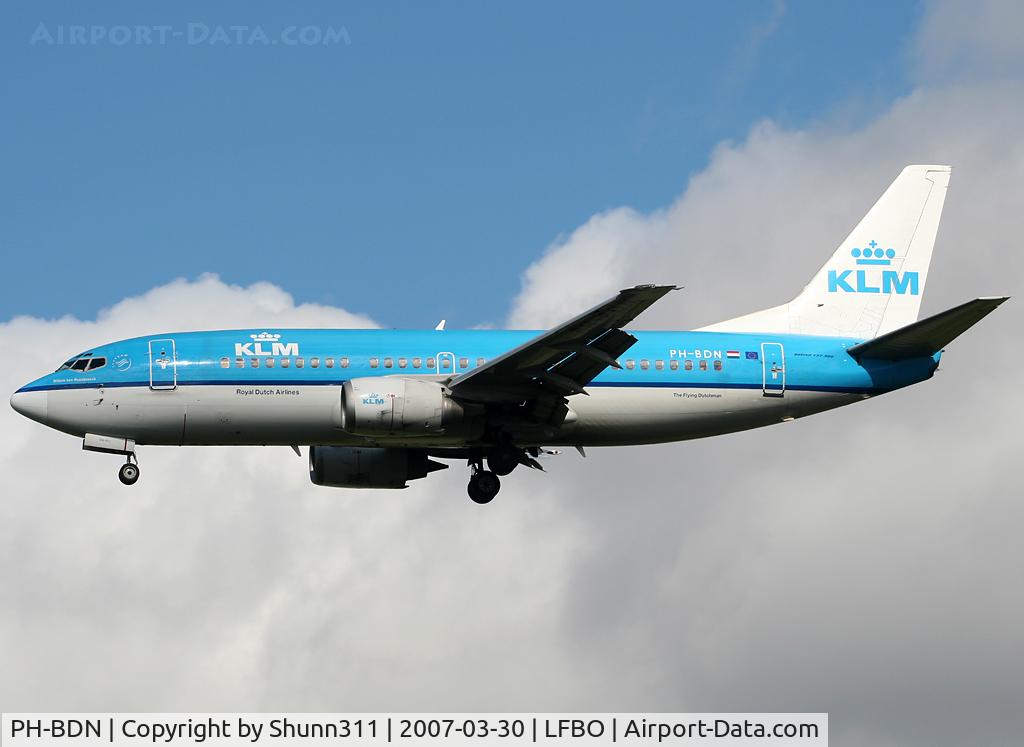 PH-BDN, 1988 Boeing 737-306 C/N 24261, Landing rwy 32L
