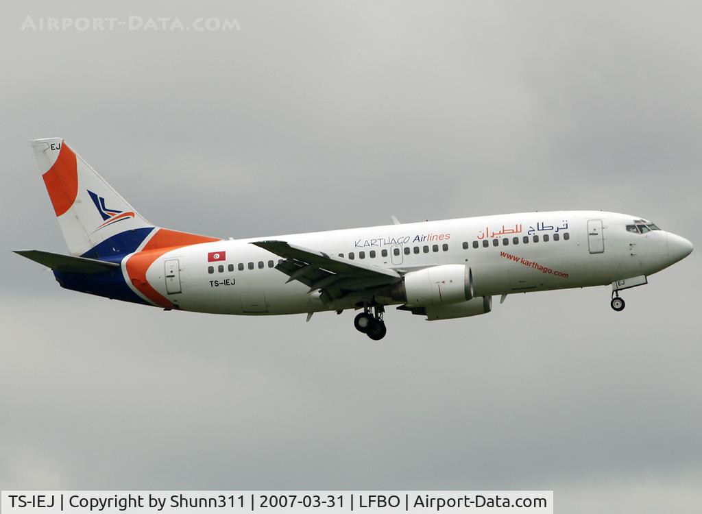 TS-IEJ, 1990 Boeing 737-322 C/N 24655, Landing rwy 32L