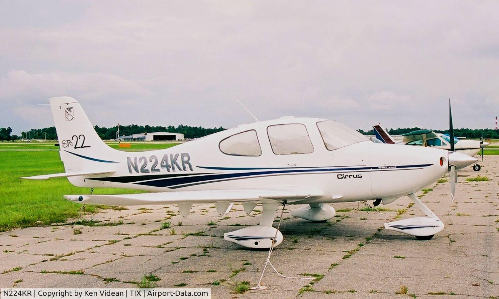 N224KR, 2002 Cirrus SR22 C/N 0179, At rest