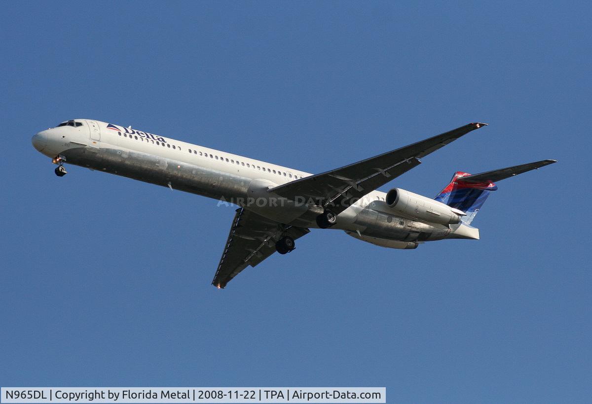 N965DL, 1990 McDonnell Douglas MD-88 C/N 49984, Delta MD-88