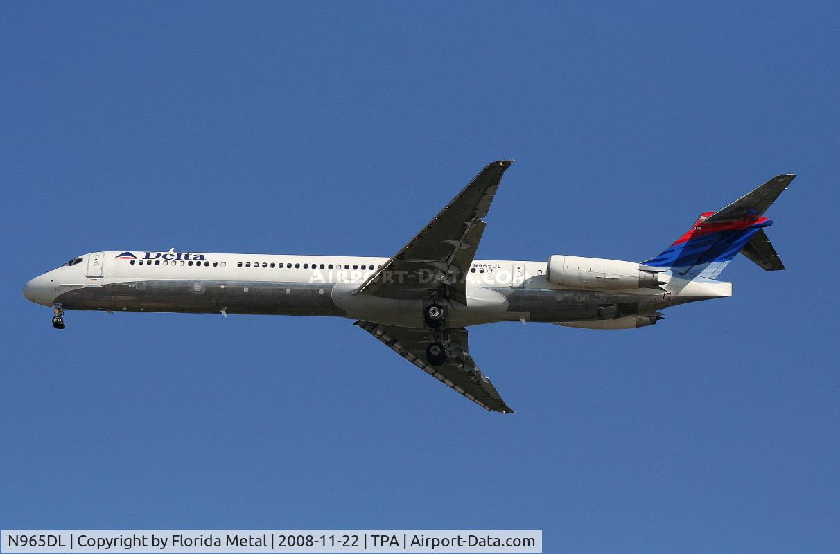 N965DL, 1990 McDonnell Douglas MD-88 C/N 49984, Delta MD-88