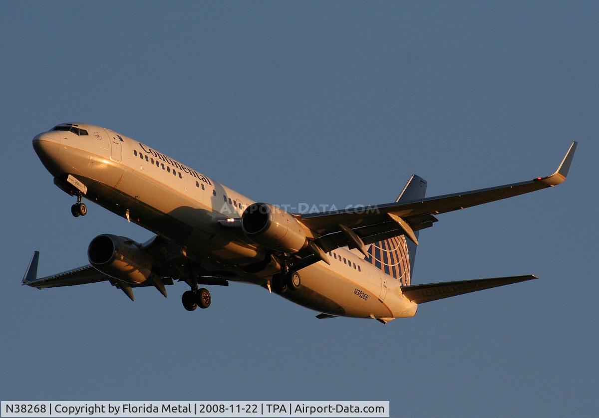 N38268, 2001 Boeing 737-824 C/N 31587, Continental 737-800