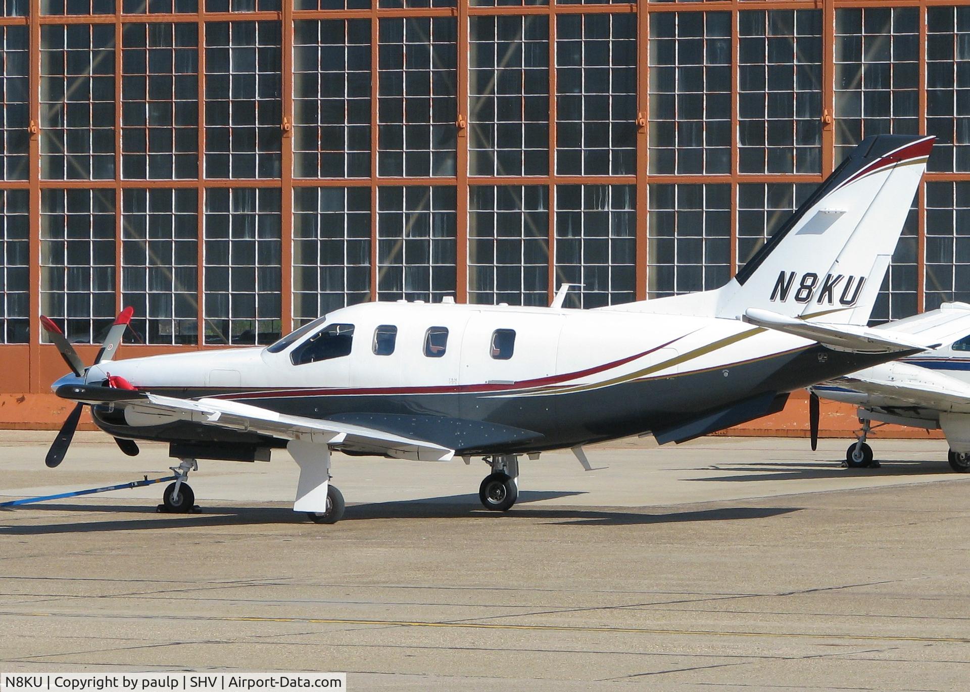 N8KU, 2004 Socata TBM-700 C/N 304, Parked at Shreveport Regional.