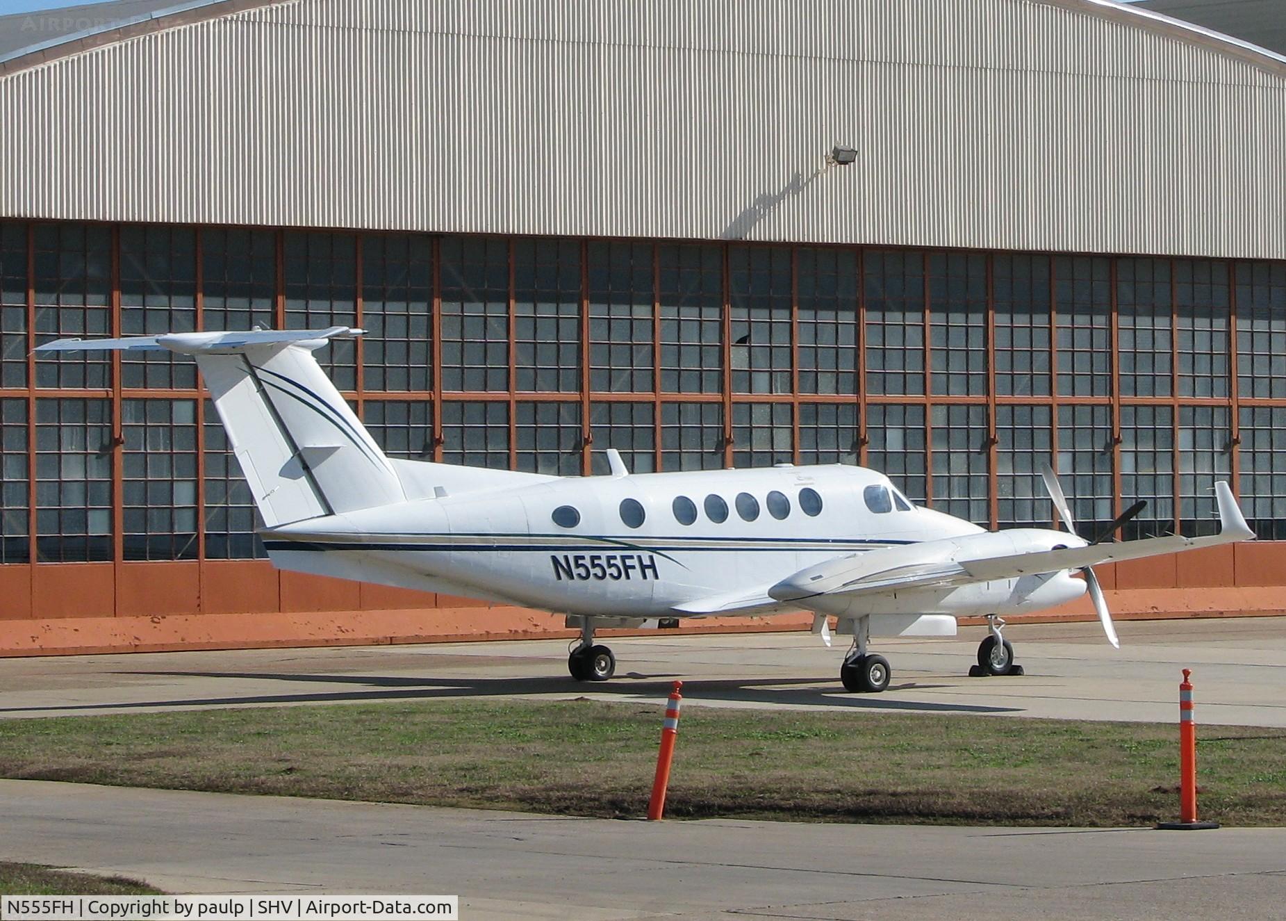 N555FH, 1990 Beech 300 C/N FA-213, Parked at the Shreveport Regional airport.