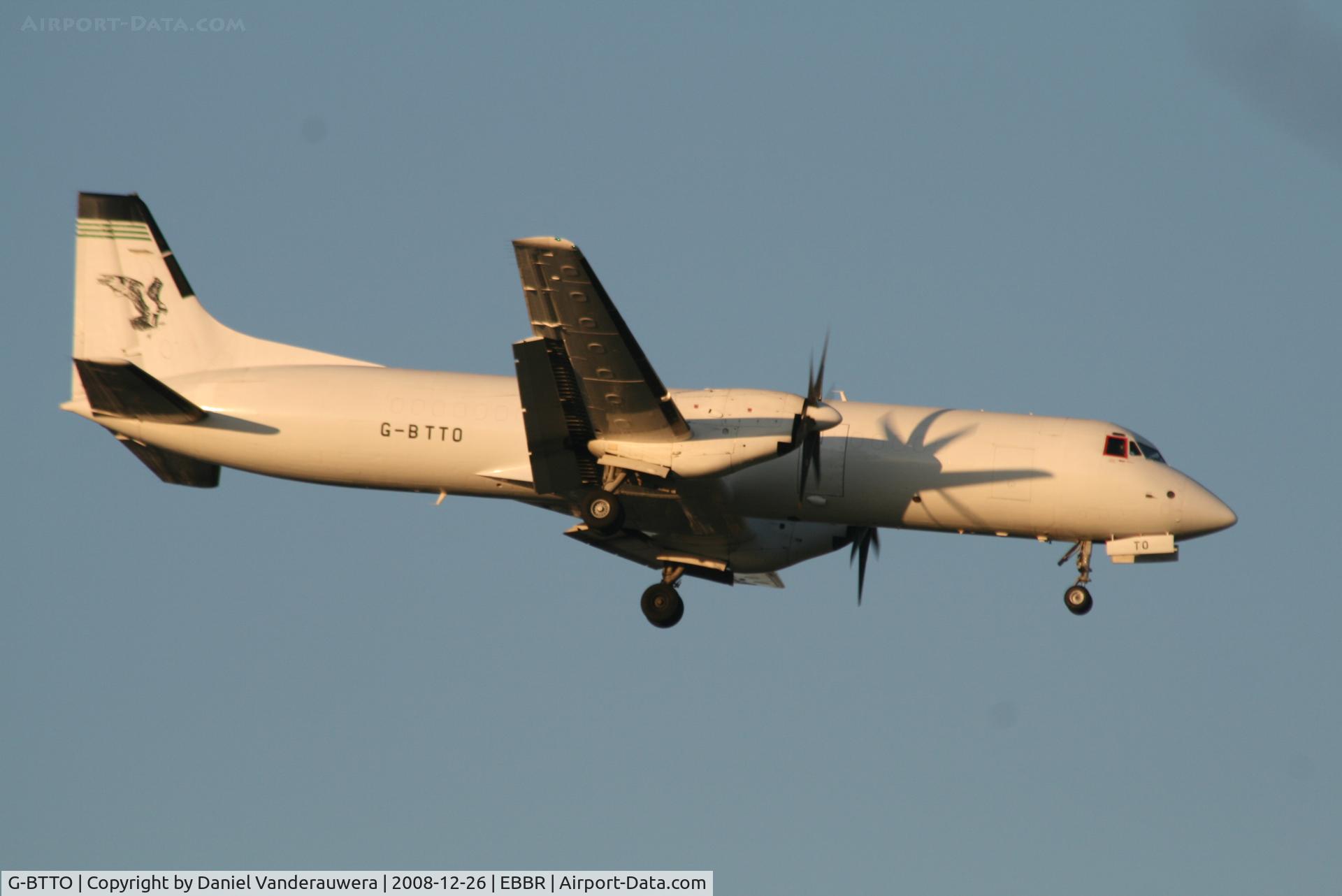 G-BTTO, 1990 British Aerospace ATP C/N 2033, descending to rwy 02