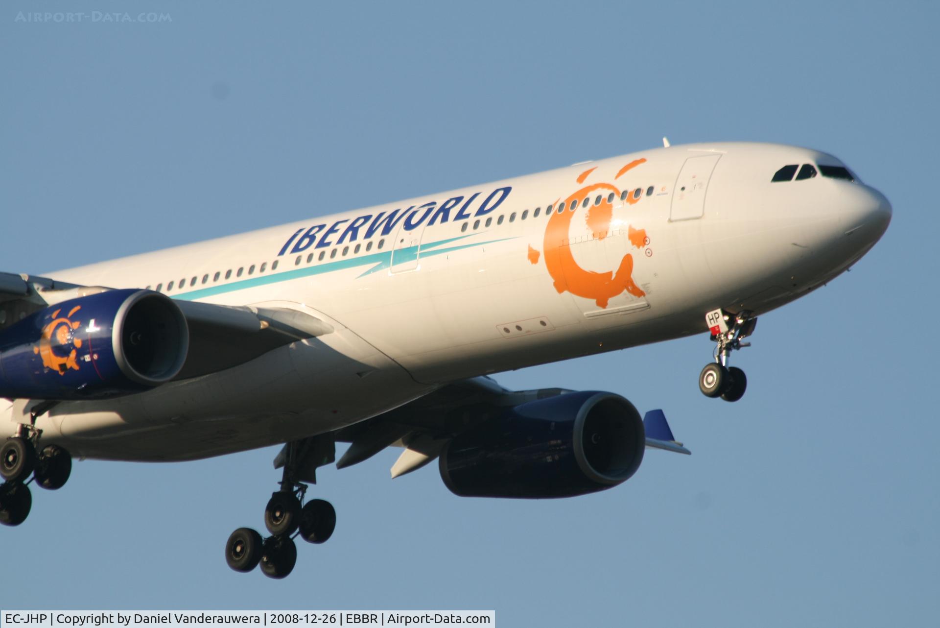 EC-JHP, 2005 Airbus A330-343X C/N 670, arrival of flight XLF1441 to rwy 02