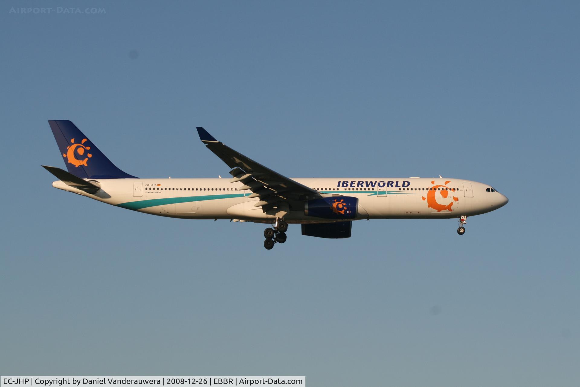 EC-JHP, 2005 Airbus A330-343X C/N 670, flight XLF1441 is descending to rwy 02