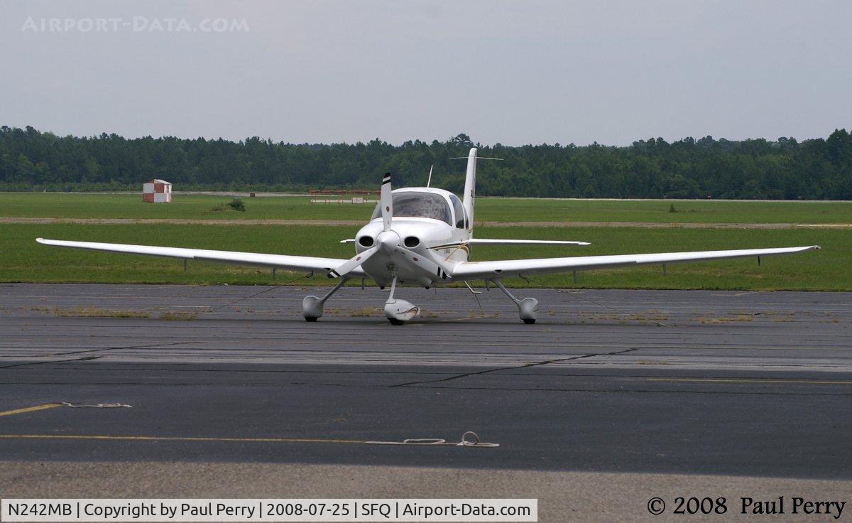 N242MB, 2004 Cirrus SR22 C/N 0911, Parked at Suffolk for a bit