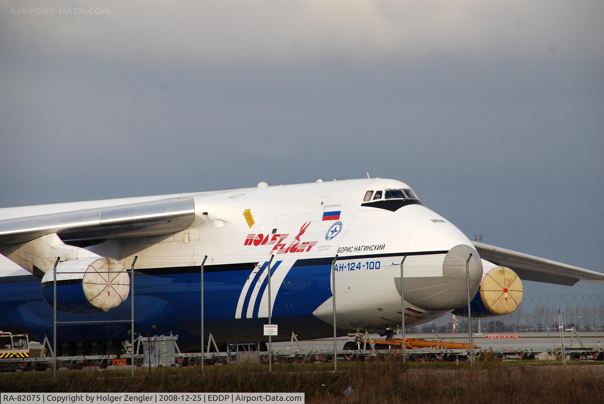 RA-82075, 1994 Antonov An-124-100 Ruslan C/N 9773053459147, Christmas rest 2