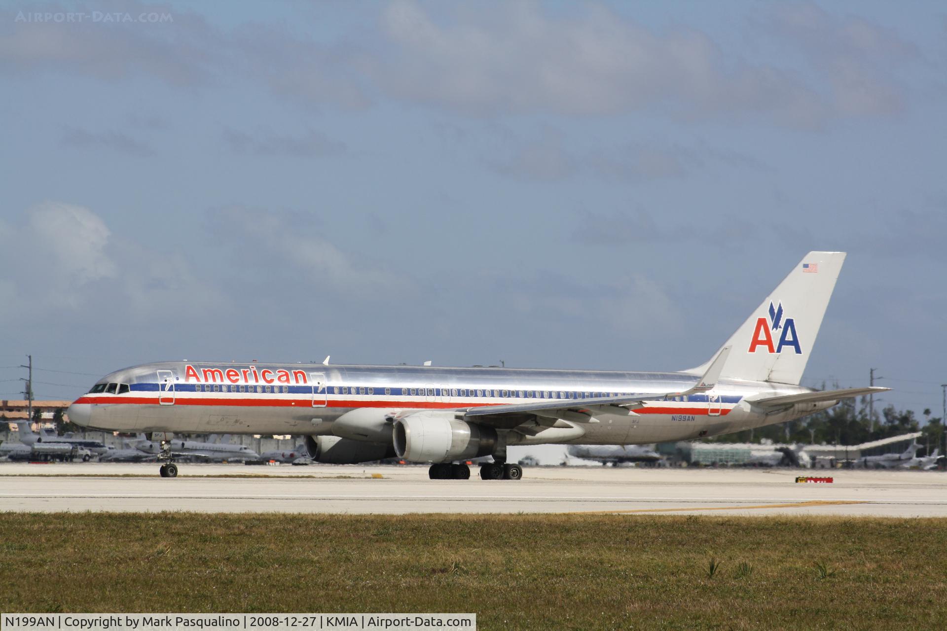 N199AN, 2001 Boeing 757-223 C/N 32393, Boeing 757-200