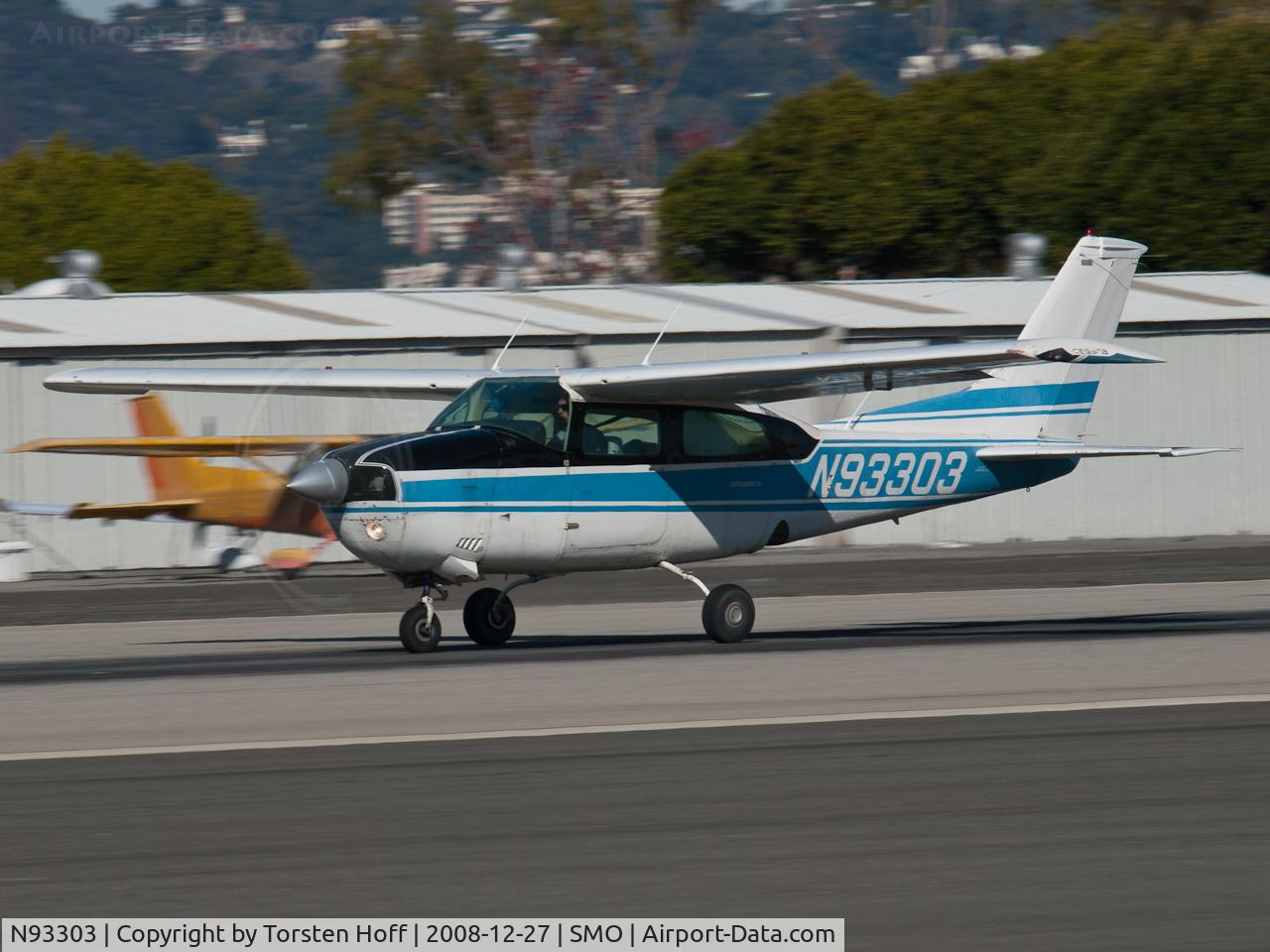 N93303, 1974 Cessna 210L Centurion C/N 21060352, N93303 departing from RWY 21