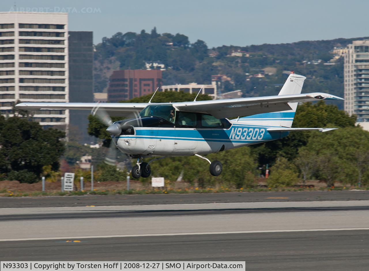N93303, 1974 Cessna 210L Centurion C/N 21060352, N93303 arriving on RWY 21