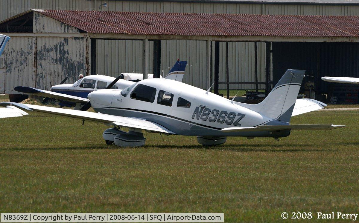 N8369Z, 1981 Piper PA-28-181 C/N 28-8190213, Getting some sun