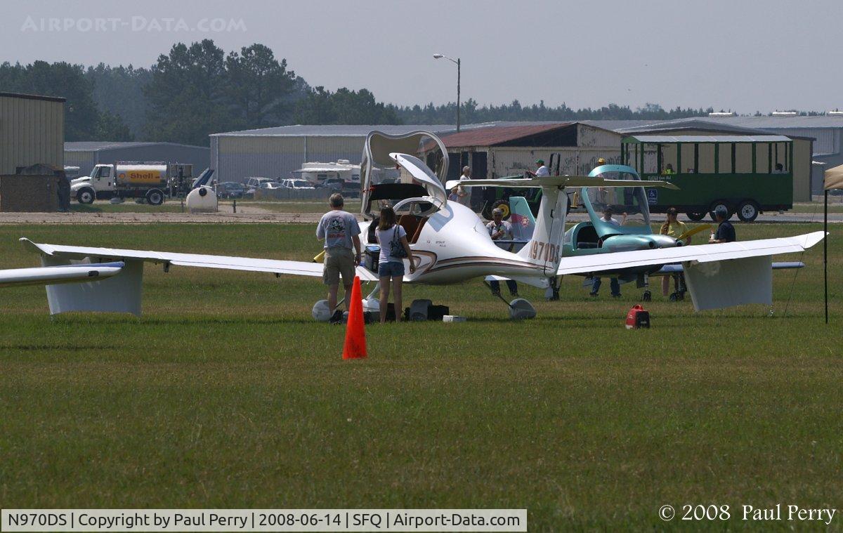 N970DS, Diamond DA-40 Diamond Star C/N 40.928, Getting a few looks in the morning