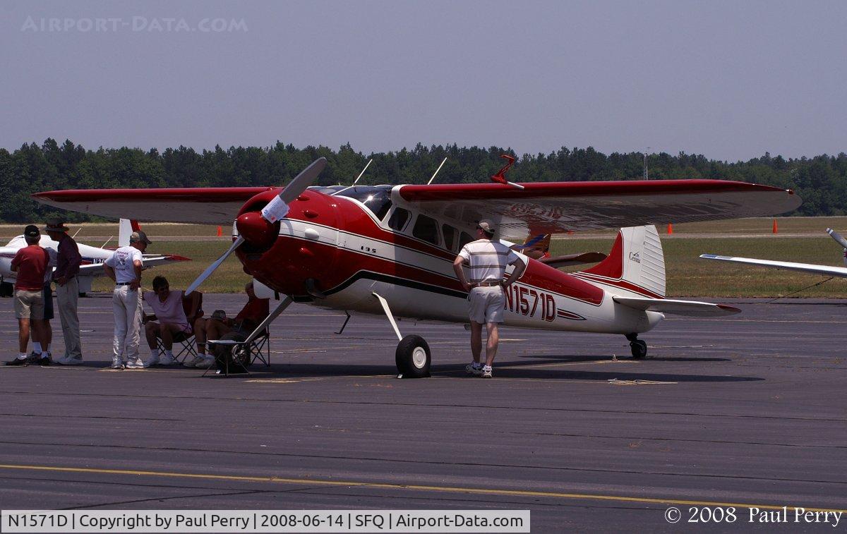 N1571D, 1952 Cessna 195A C/N 7793, Made in the shade