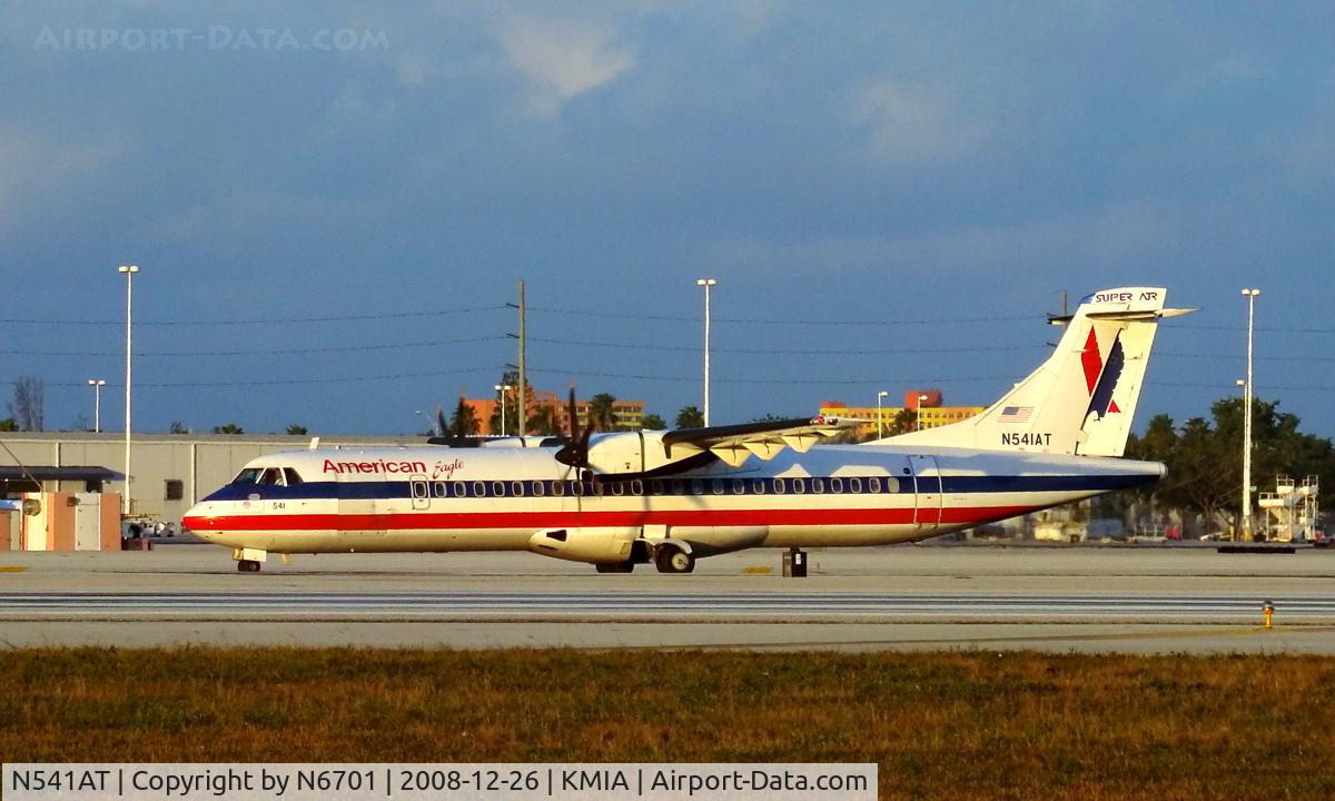 N541AT, 1998 ATR 72-212A C/N 541, American Eagle
