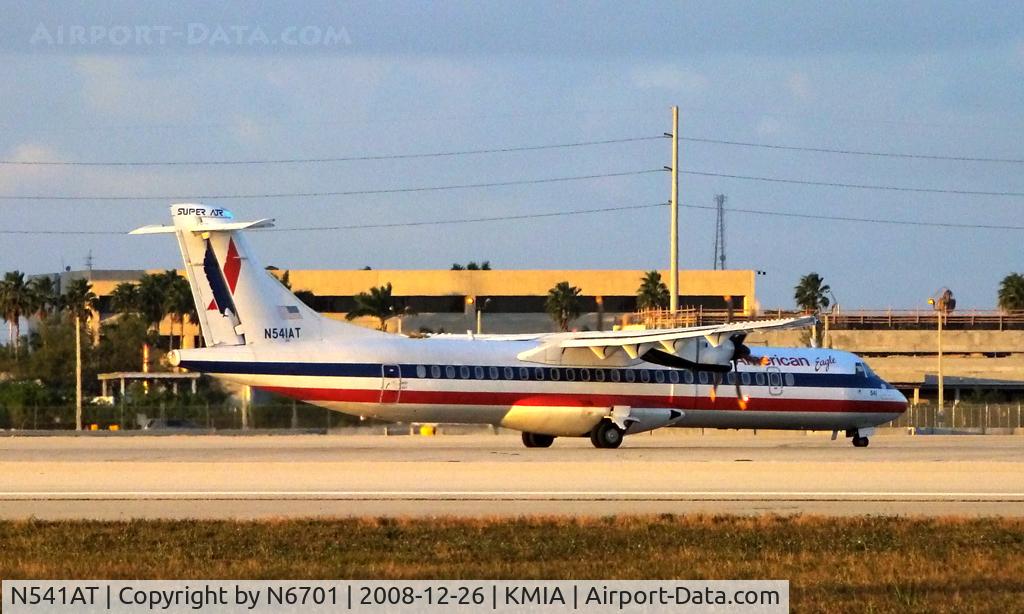 N541AT, 1998 ATR 72-212A C/N 541, American Eagle