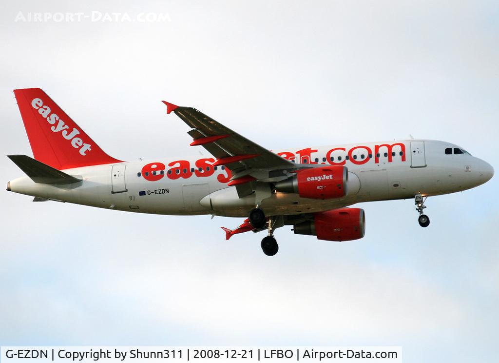 G-EZDN, 2008 Airbus A319-111 C/N 3569, Landing rwy 32L