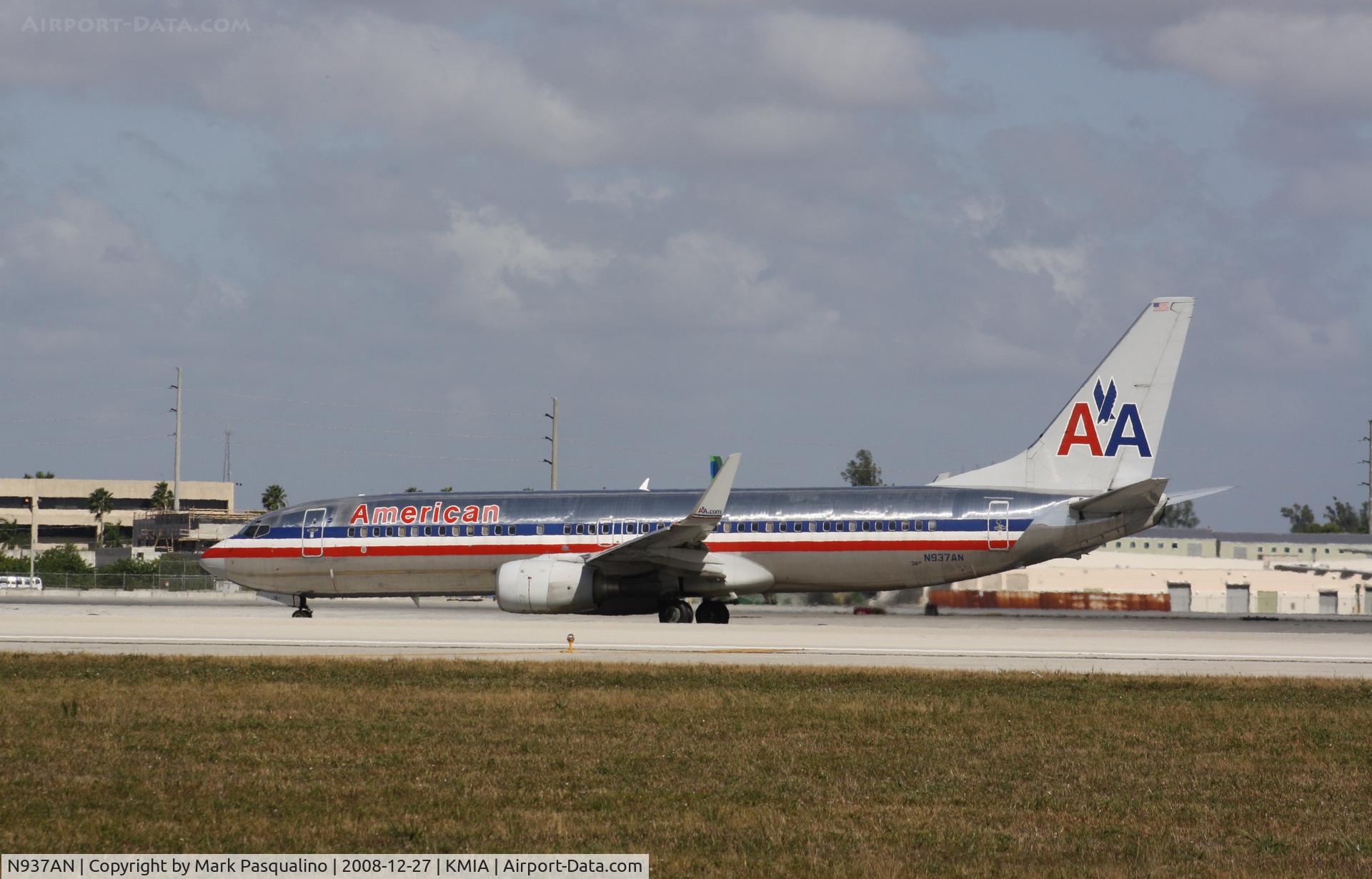 N937AN, 2000 Boeing 737-823 C/N 30082, Boeing 737-800
