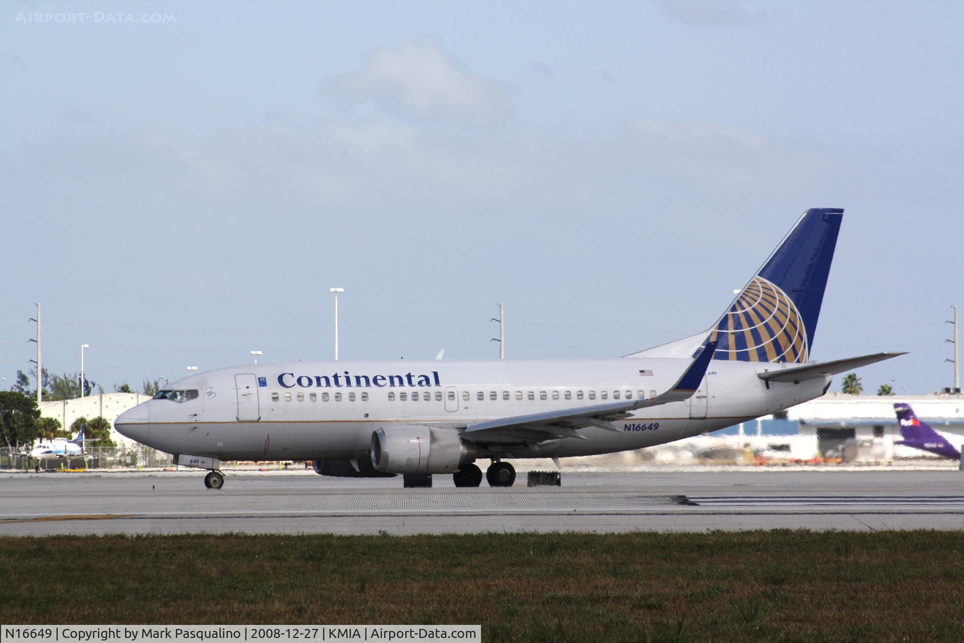 N16649, 1997 Boeing 737-524 C/N 28910, Boeing 737-500